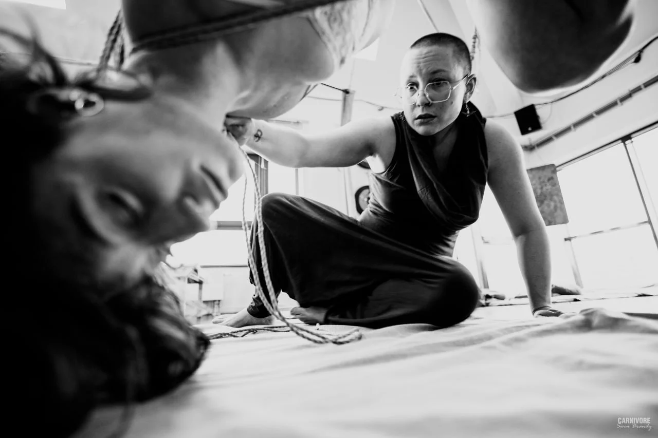 Anna Lysee & Saara Rei — tying session
