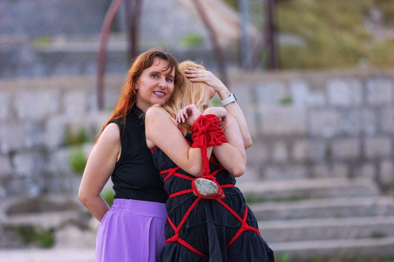 Vlada Vedmovskaya — with a model